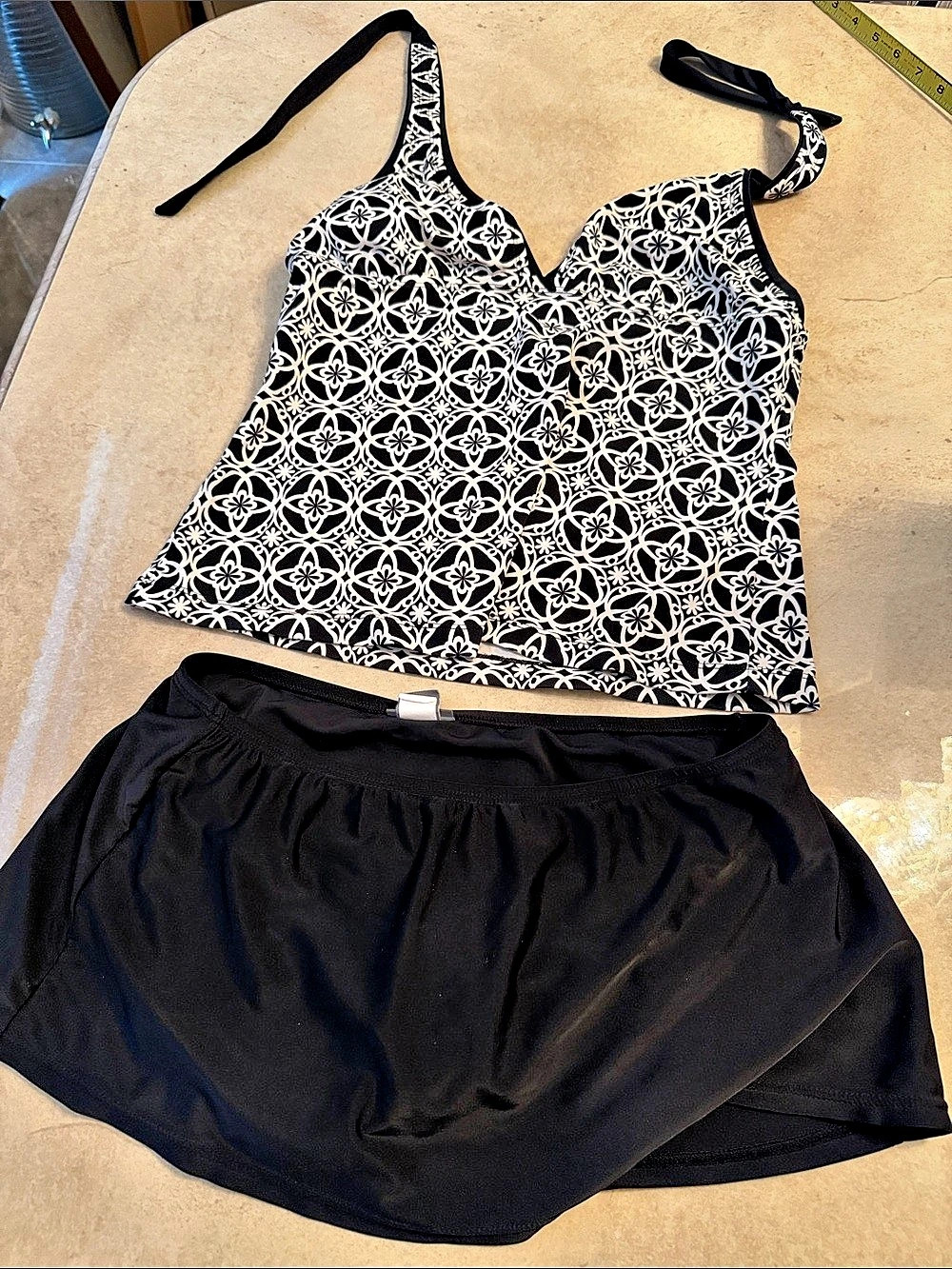 Sonoma top life Floral Two-Piece halter tankini in Black & White Size 12 , Skirt